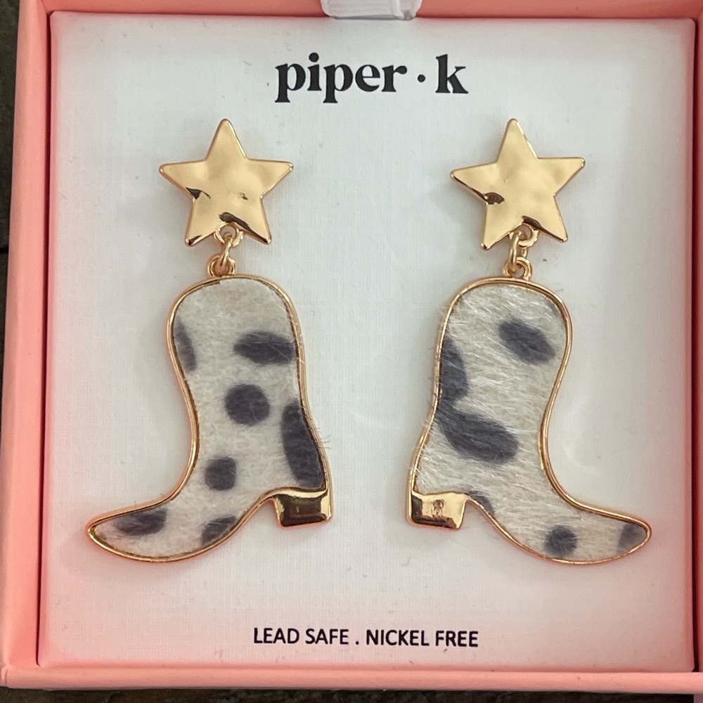 Piper Gold Star Cowboy Boot Dangling Earrings